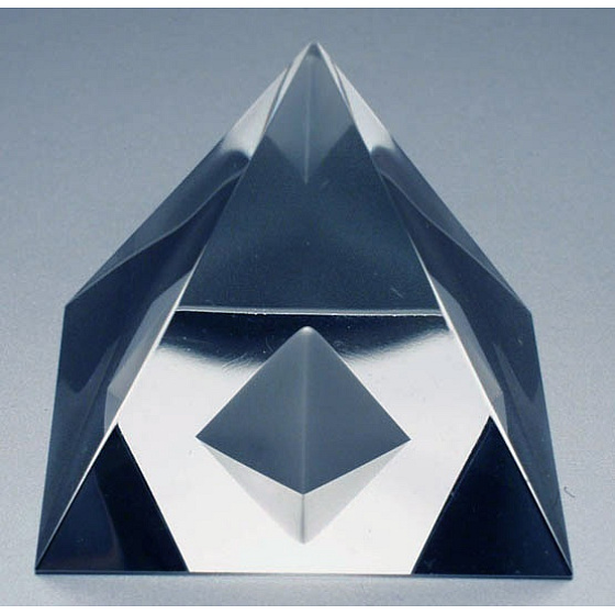 Glaspyramide aus Pyramidenkristall 40 mm