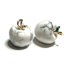 Magnesit / Howlit weißer Apfel Wissensanhänger, Naturstein 2,7 x 15 mm, Reinigungsstein