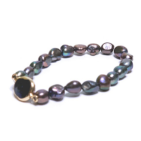 Perle schwarz mit Verzierung elastisches Armband natürlich, 7 - 8 mm / 16 - 17 cm, Symbol der Weiblichkeit, bringt Bewunderung