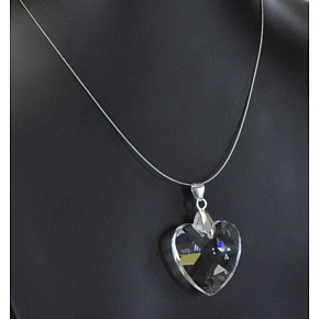 Kristallklares Glas, Herz am Band