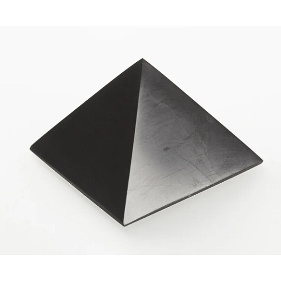 Shungit Pyramide kleine Basis Durchmesser 3,5 cm, Stein des Lebens