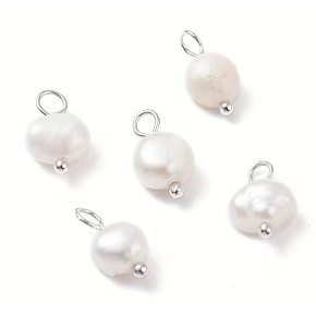 Flussperle weiß – Mini-Anhänger ca. 1–1,2 cm | Symbol für Schönheit, Weiblichkeit, Liebe und Glück Flussperle weiß – Mini-Anhänger ca. 1–1,2 cm | Symbol für Schönheit, Weiblichkeit, Liebe und Glück