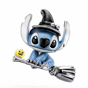 Disney Lilo & Stitch Charm – Halloween-Stitch auf einem Besen | Anhänger für Armband, Film