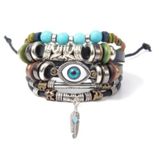 Mehrschichtiges Lederarmband, blaues Augensymbol, größenverstellbare Feder