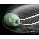 Jadeit Burmesischer grüner Naturstein Perle auf Leder 1,5 x 1,4 cm, Liebe Glück