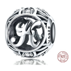 Sterling Silber 925 Magic Alphabet Buchstabe K mit Blumen, Perle für Armband Sterling Silber 925 Magic Alphabet Buchstabe K mit Blumen, Perle für Armband