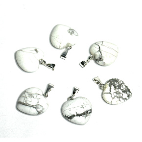 Magnesit / Howlite White Heart Anhänger Naturstein 15 mm, Reinigung Stein